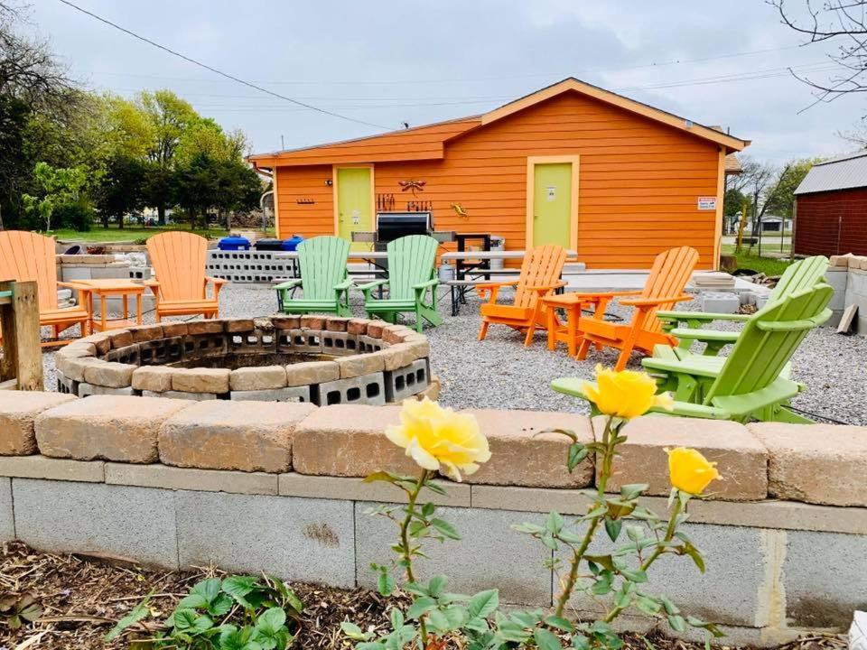 Ez 1 Mile To Fort Sill! Pumpkin Cottage Sleeps 9, Grills, Firepit, Laundry Lawton Exterior foto